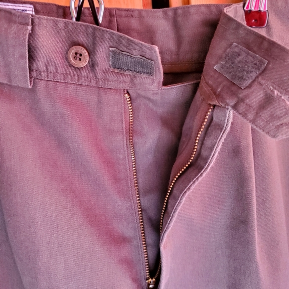 Tilley Endurables Men's Olive Green Chino Pants size 35 - Picture 3 of 9